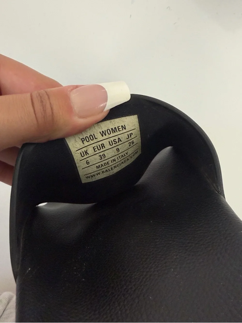 Balenciaga Women’s Black Rubber Pool Slides with Logo. Size: US 9 - Picture 2 of 8